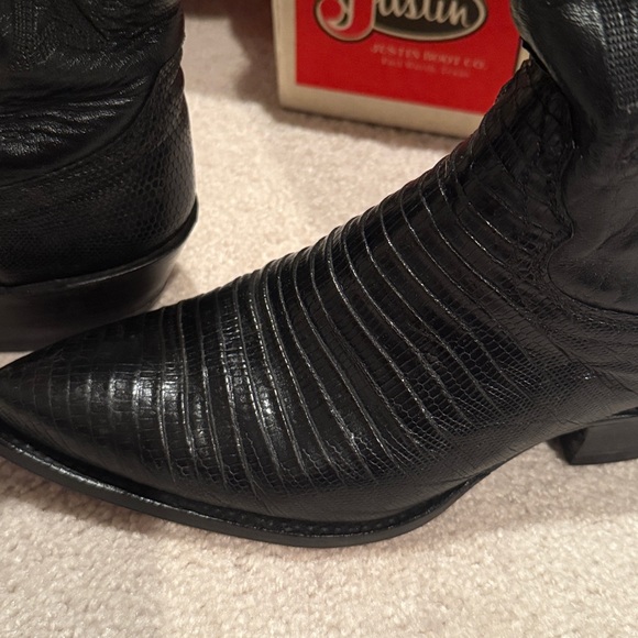 Justin- vintage black Cowboy Boots - Picture 7 of 10